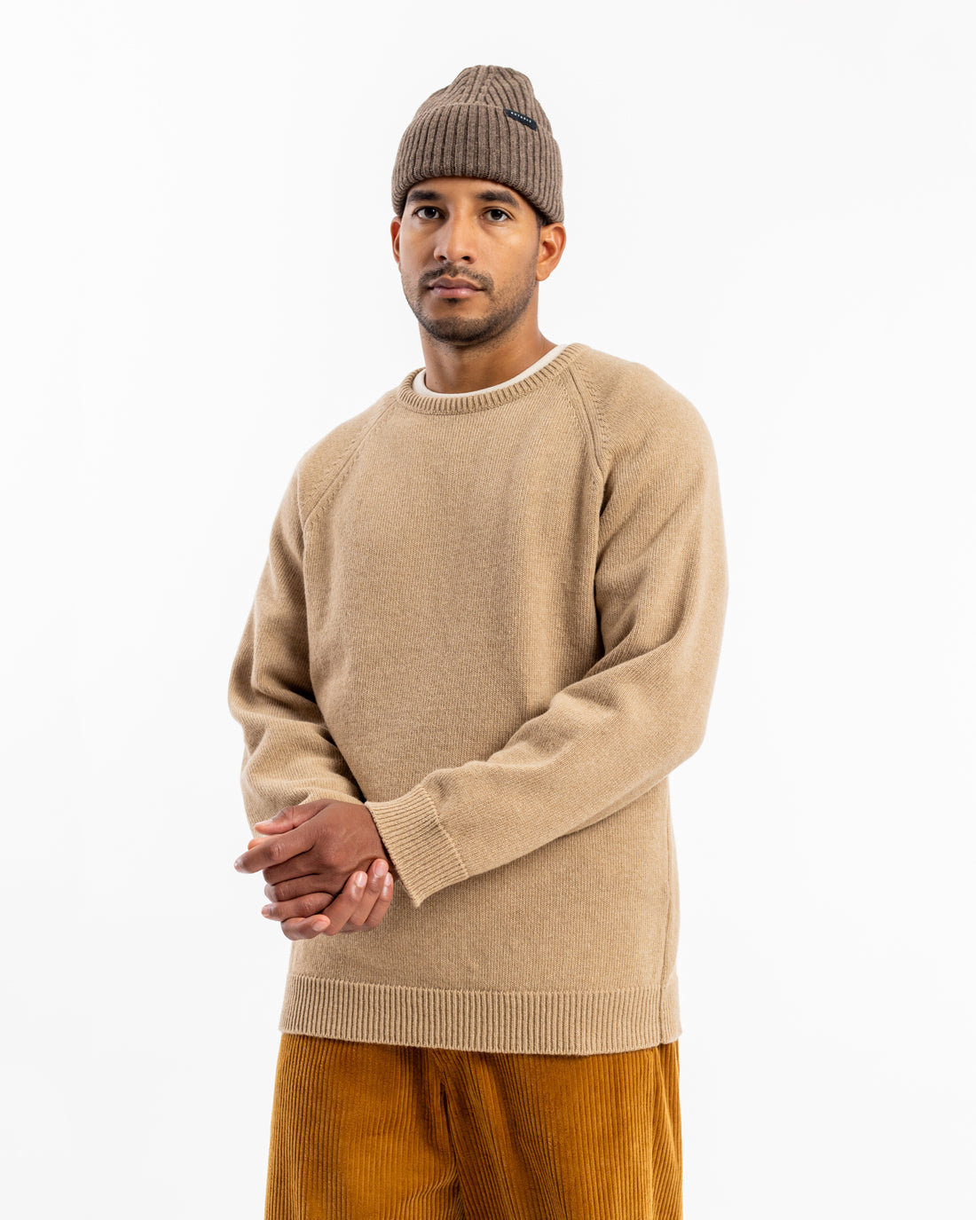 Beiger Strickpullover aus recycelter Wolle von Rotholz