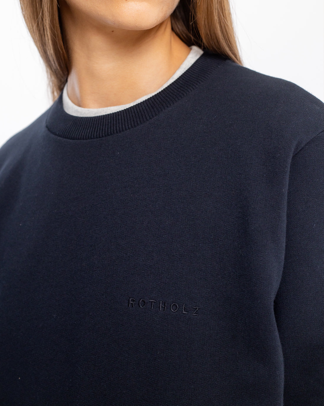 Schwarzer Sweater Logo aus Bio-Baumwolle von Rotholz