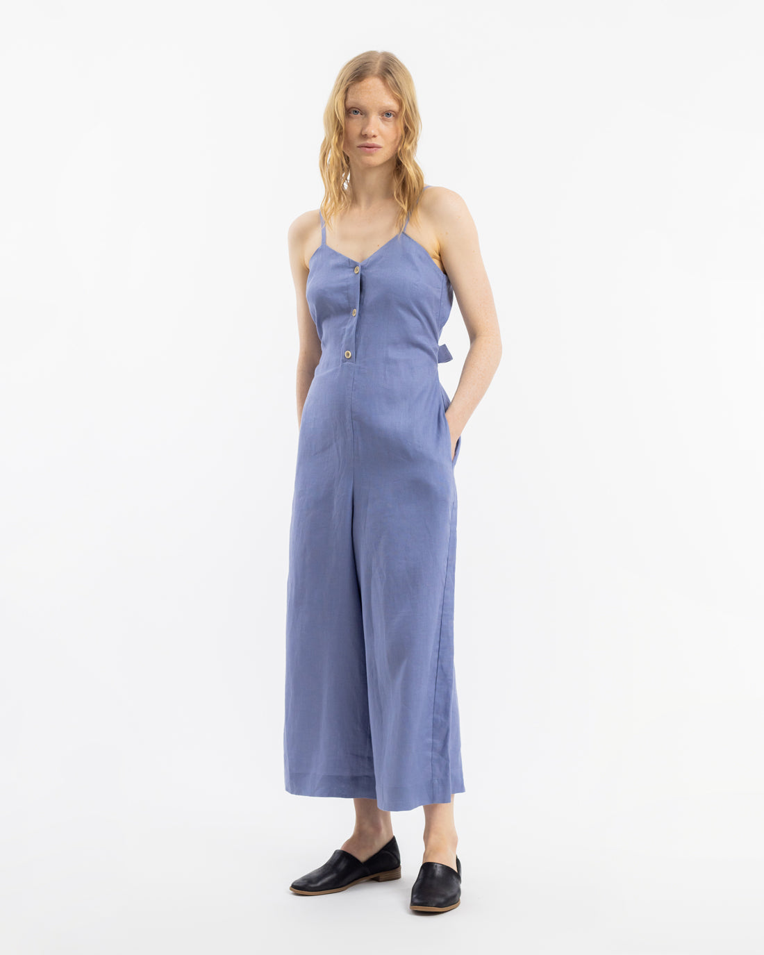 Hellblauer Jumpsuit aus Bio-Baumwolle & Leinen von Rotholz