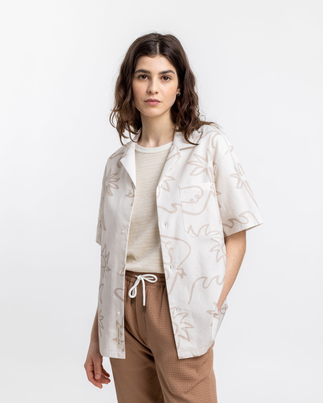 Beige Beachside shirt made from 100% organic cotton from Rotholz