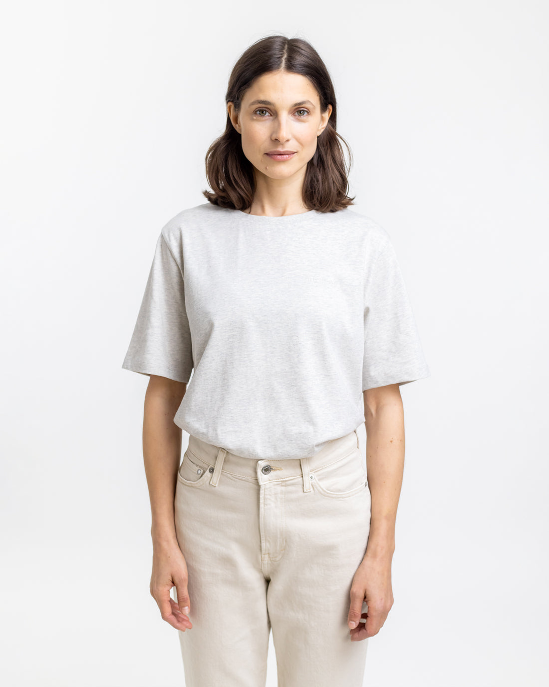 Light gray T-shirt logo made from 100% organic cotton from Rotholz