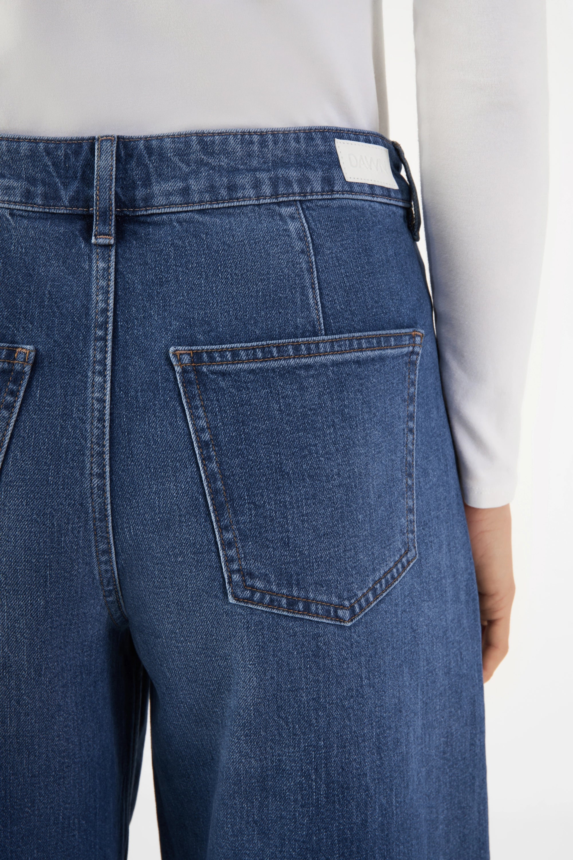 Hellblaue Jeans Sunny Wide Worker aus Bio-Baumwolle von Dawn Denim