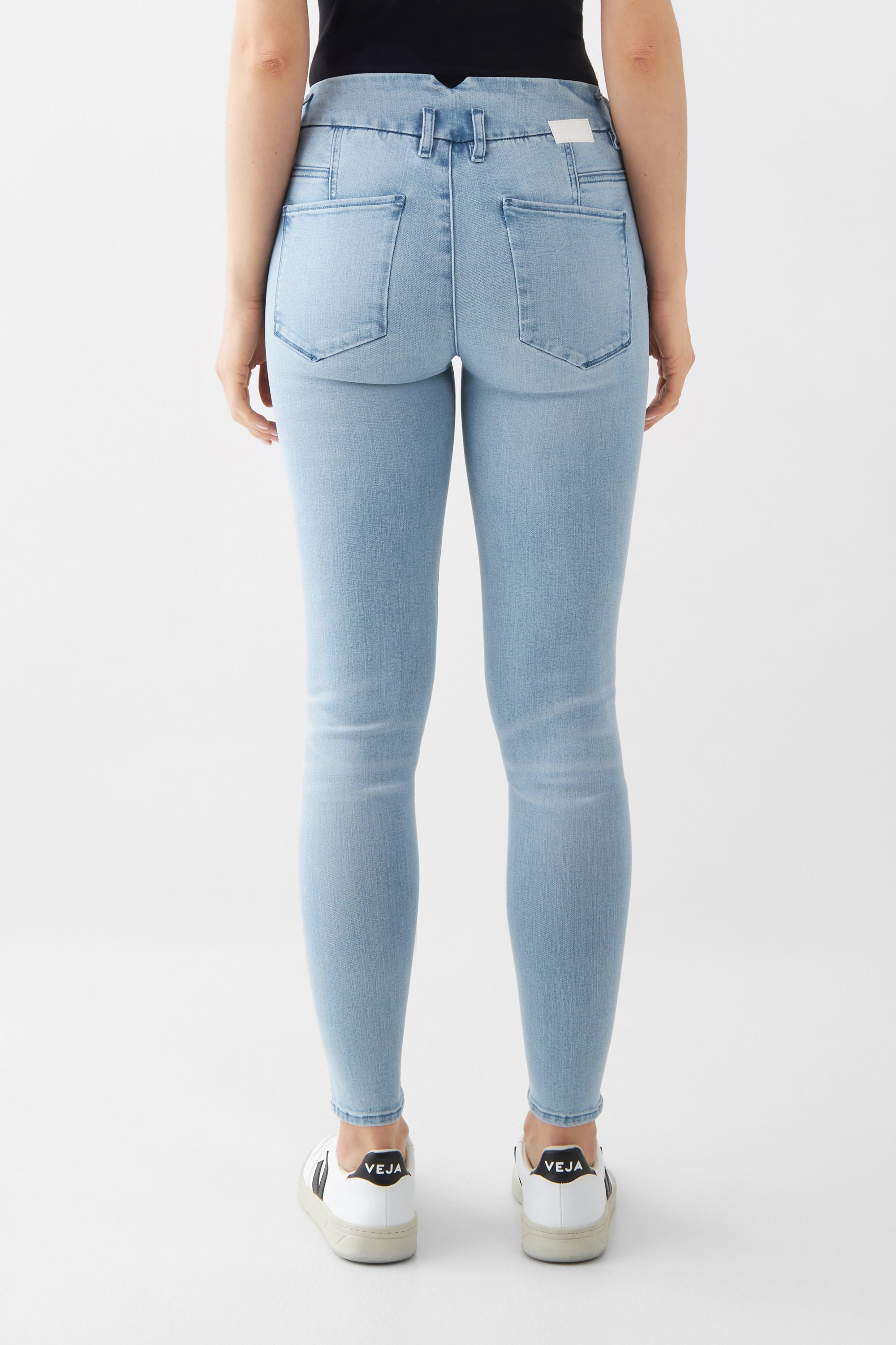 Hellblaue Jeans SUN UP Skinny Basic aus Bio-Baumwolle von Dawn Denim