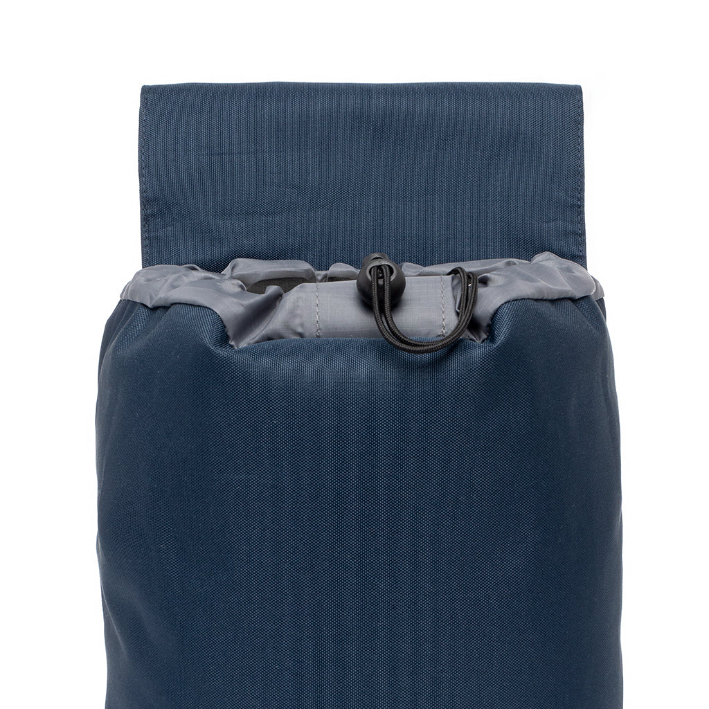 Dunkelblauer Rucksack Scout Mini aus recyceltem PET von Lefrik
