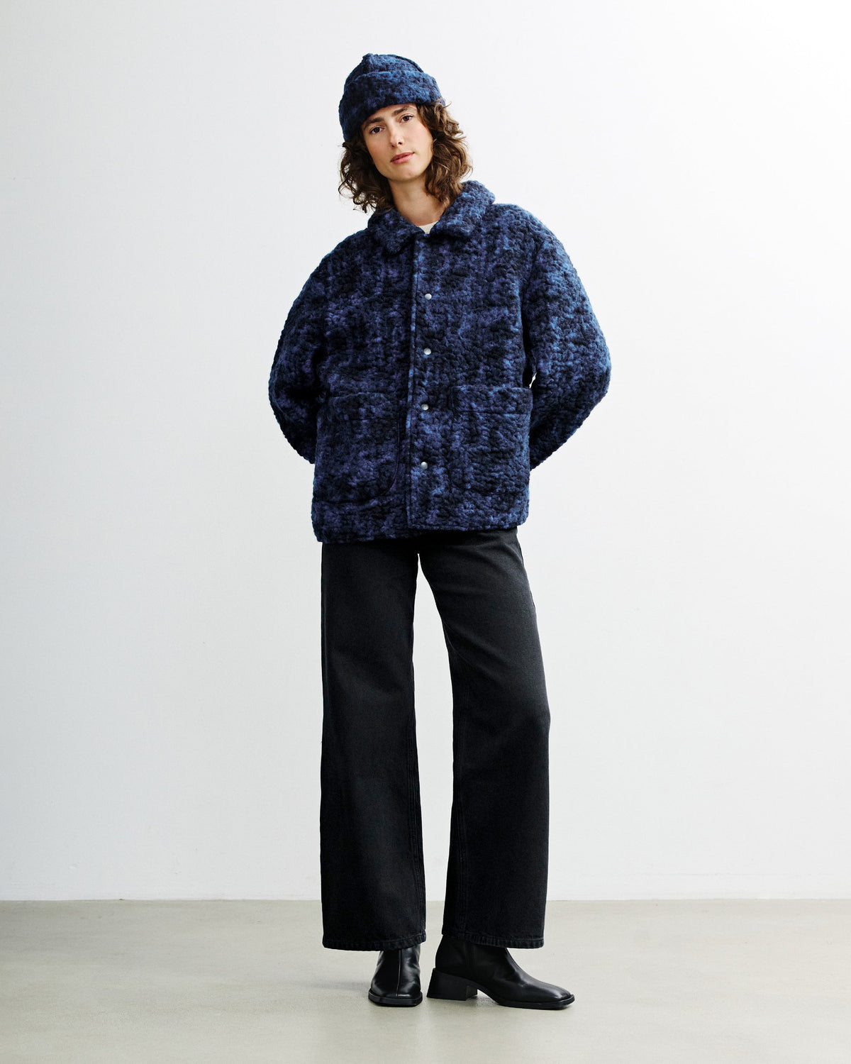 Kuschelige Sherpa Jacke aus Bio Wolle in Blau von Rotholz