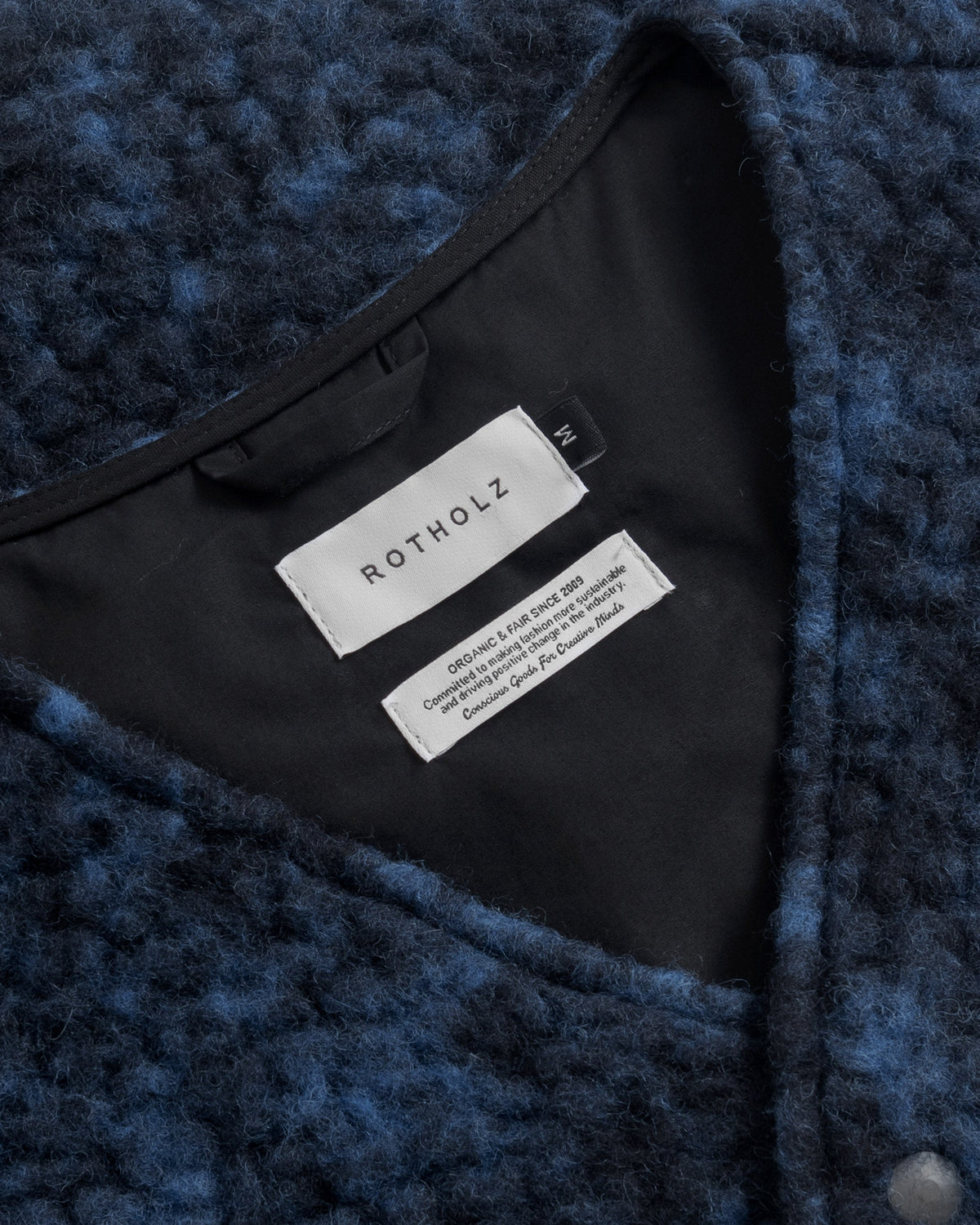 Blaue Weste Sherpa aus Bio-Wolle von Rotholz