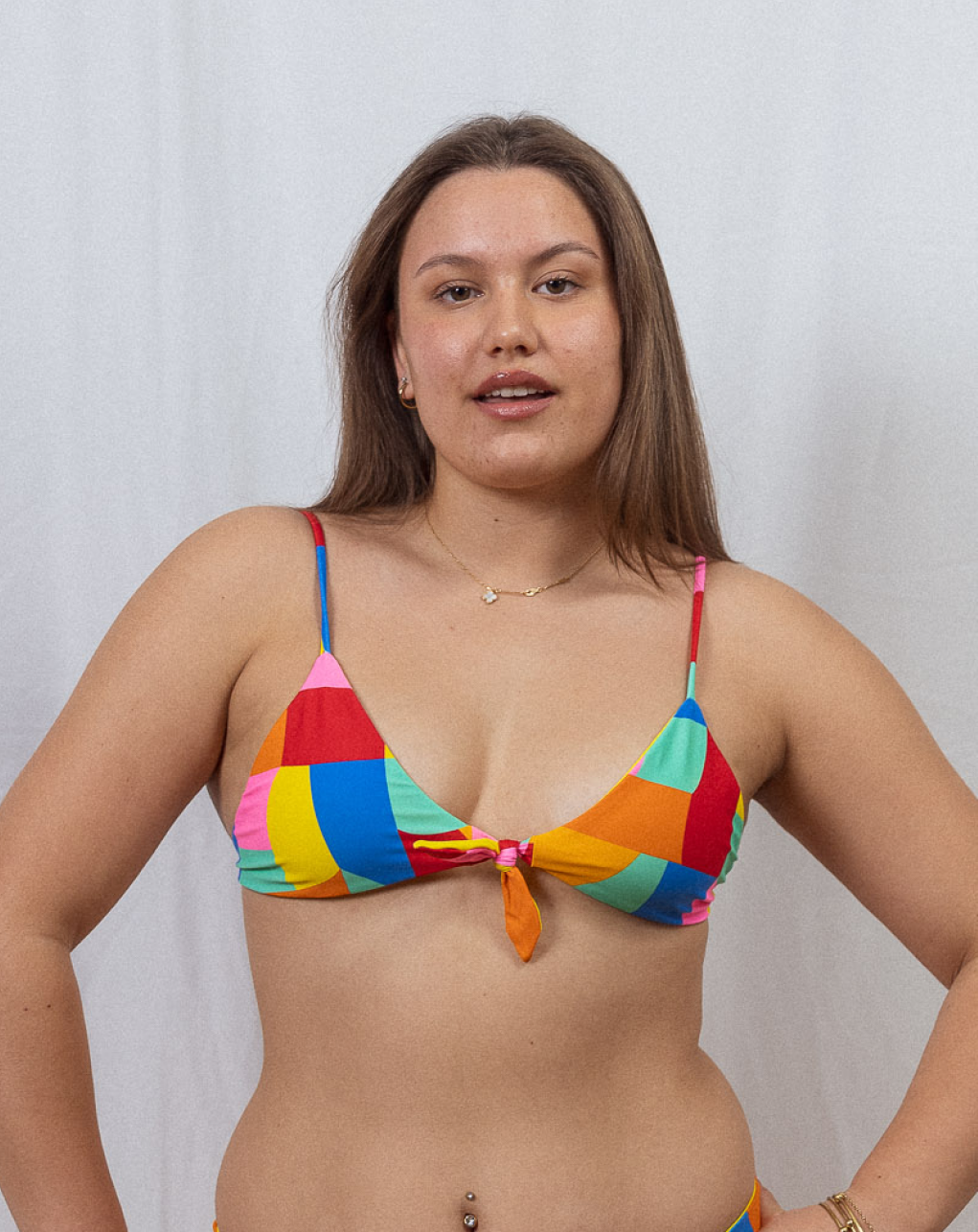 Triangle bikini top Paco - colourful aus Econyl von Tías & Olives