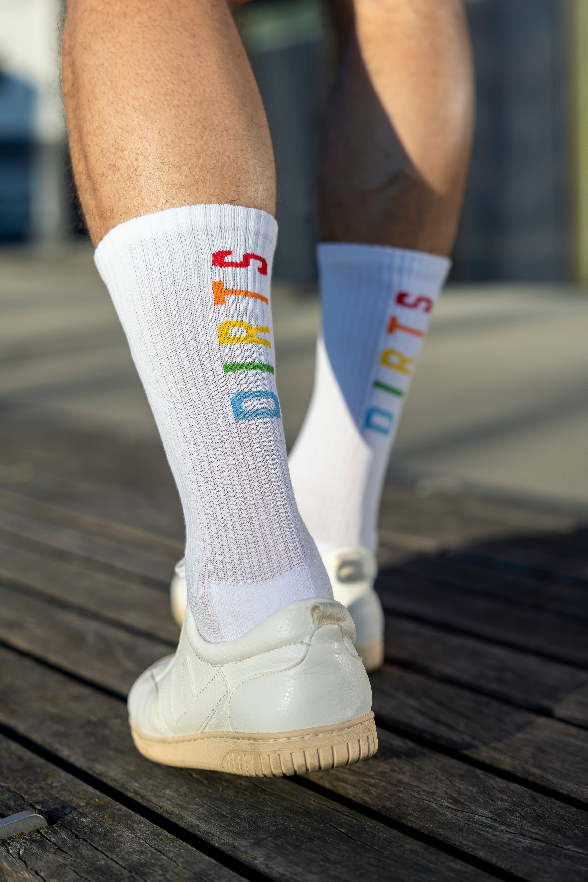 Chaussettes colorées Rainbow 2.0 en coton biologique de DIRTS
