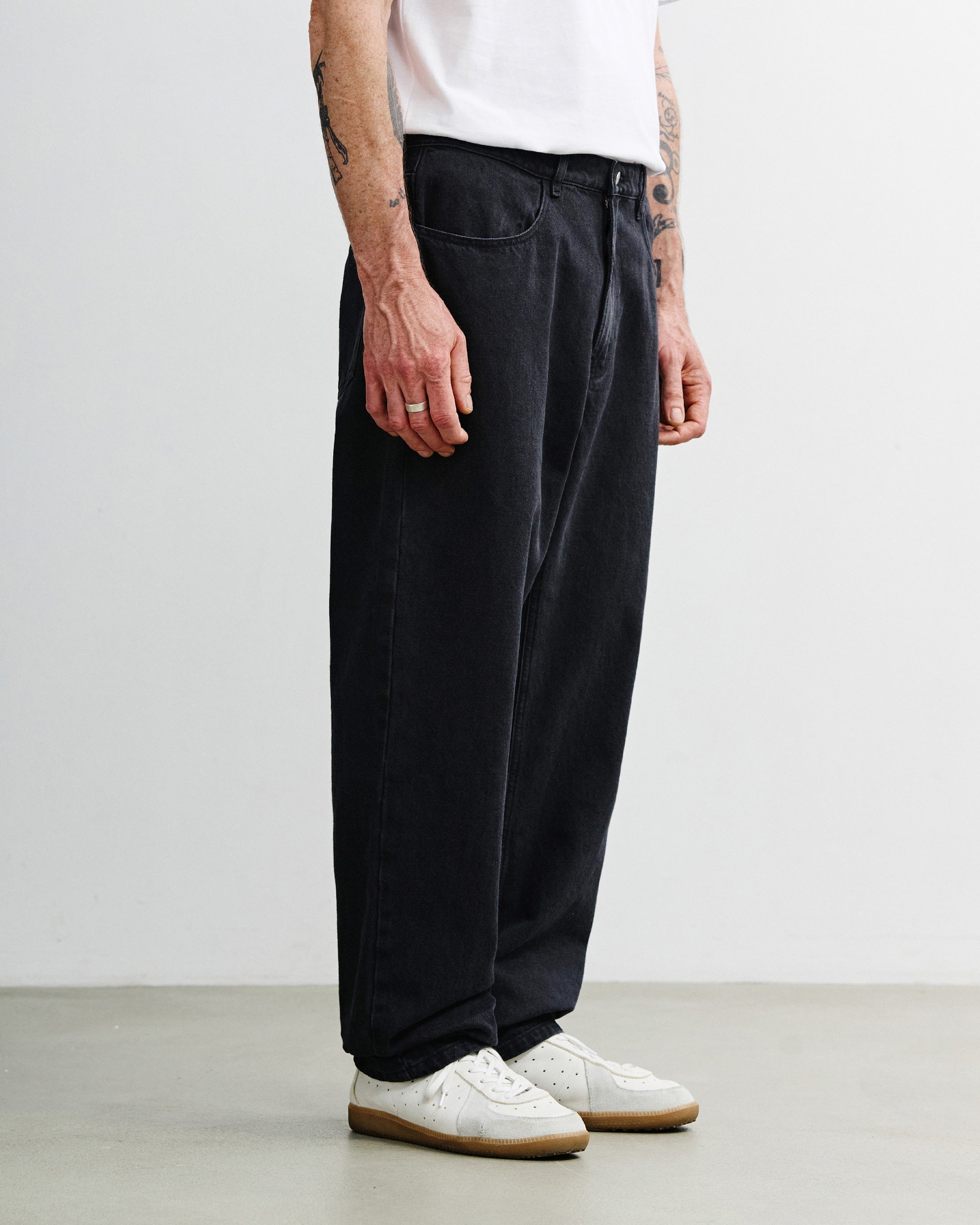 Schwarze Jeans Straight Leg aus 100% Bio-Baumwolle von Rotholz