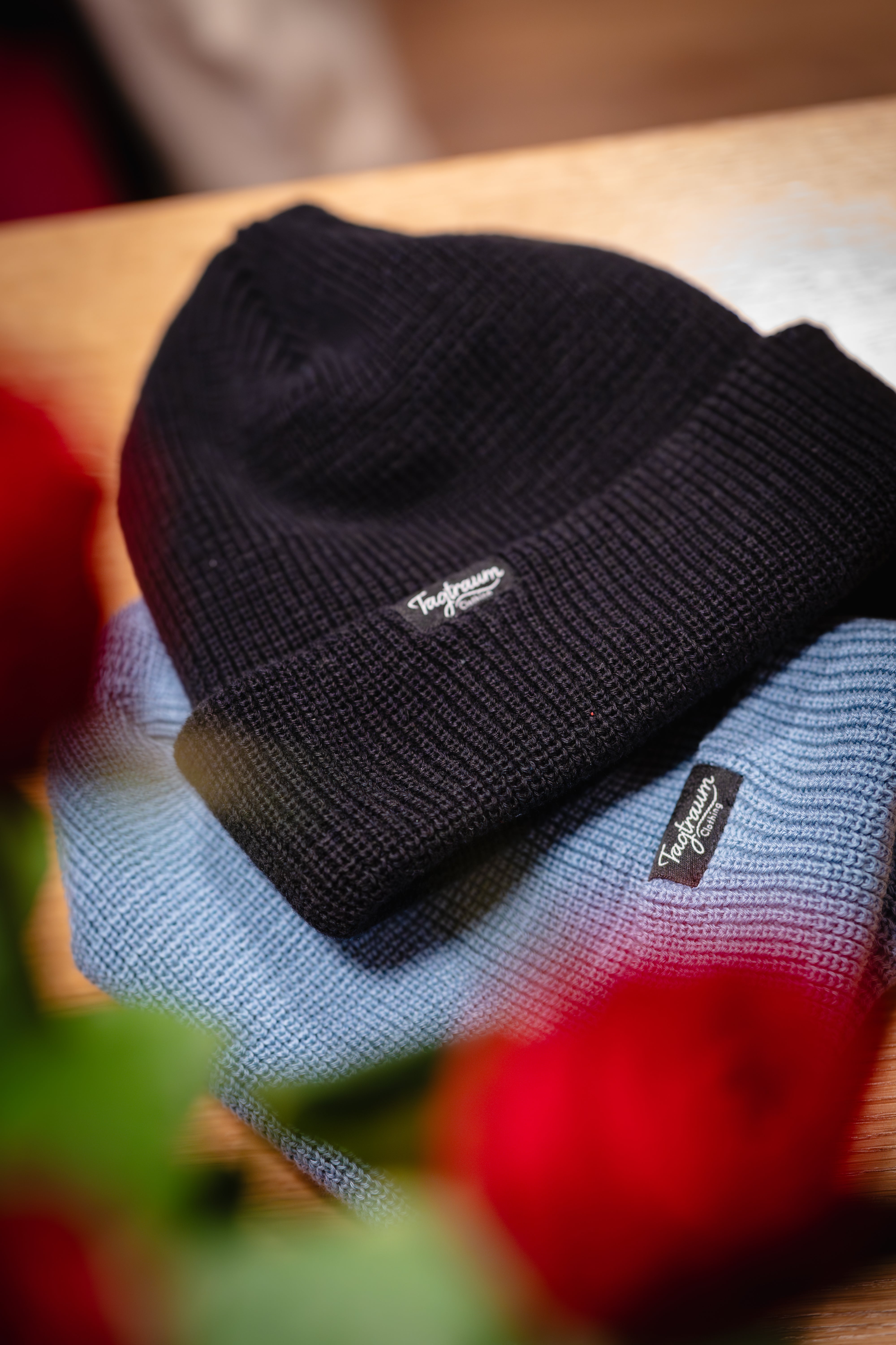 Graublaue & schwarze Mützen Couple Bundle aus 100% Bio-Baumwolle von Tagtraum Clothing