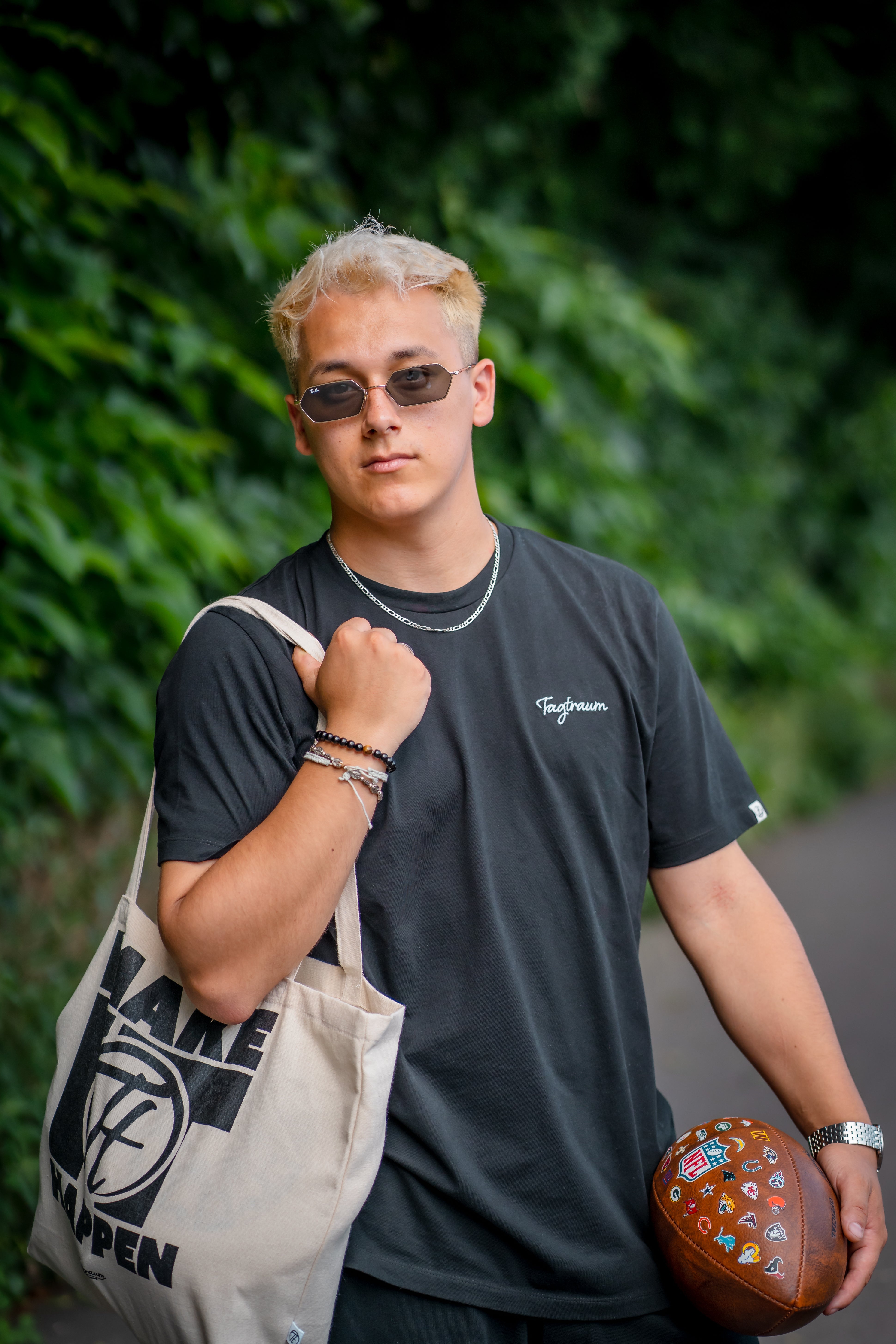 Fair Fashion Round Neck Unisex Shirt in Schwarz. Produziert in Portugal, umweltfreundlich, aus 100% Bio-Baumwolle. Atmungsaktiv, stylisch, cool. Basic neu gedacht.