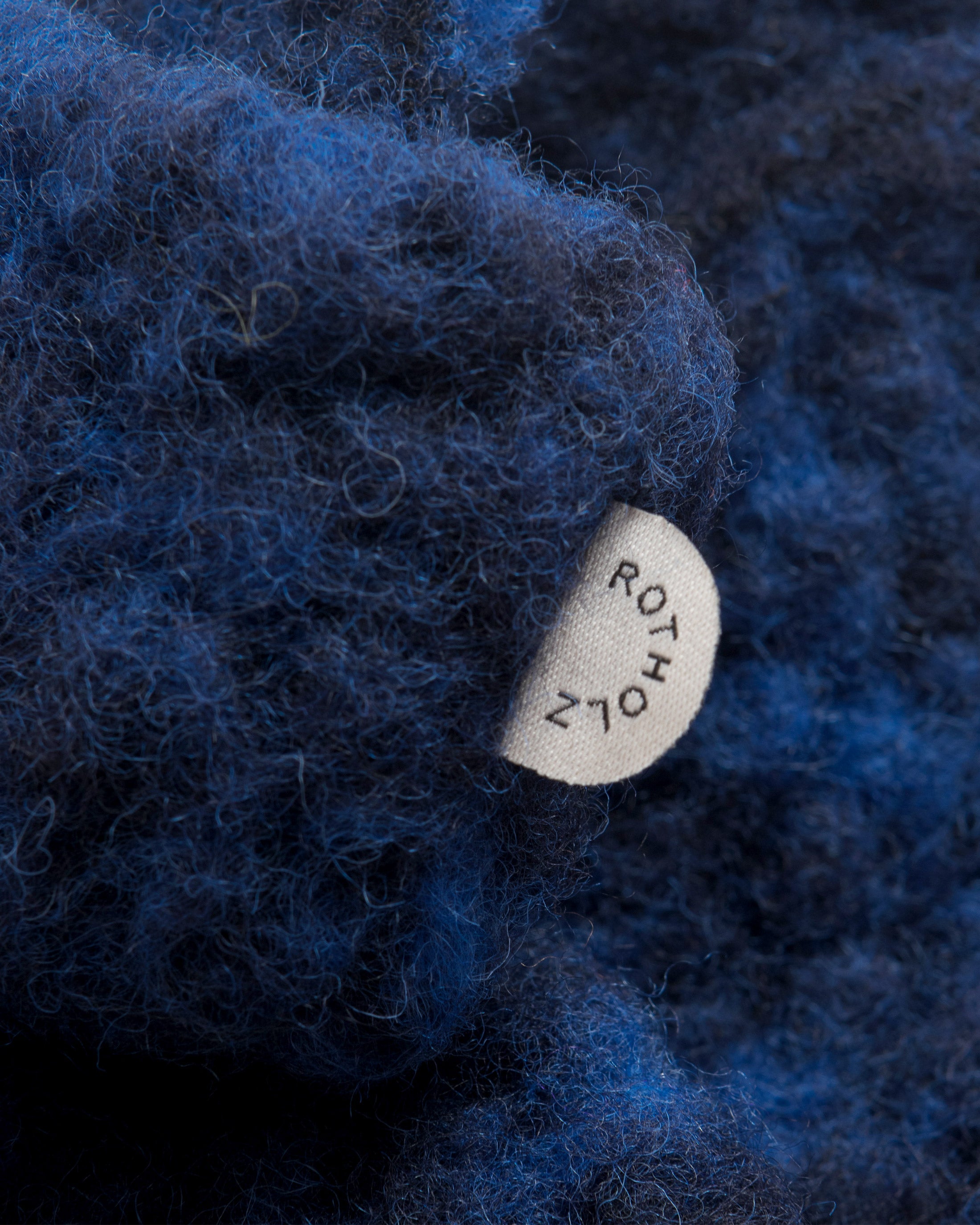 Blaue Sherpa Toque-Mütze aus Bio-Wolle von Rotholz