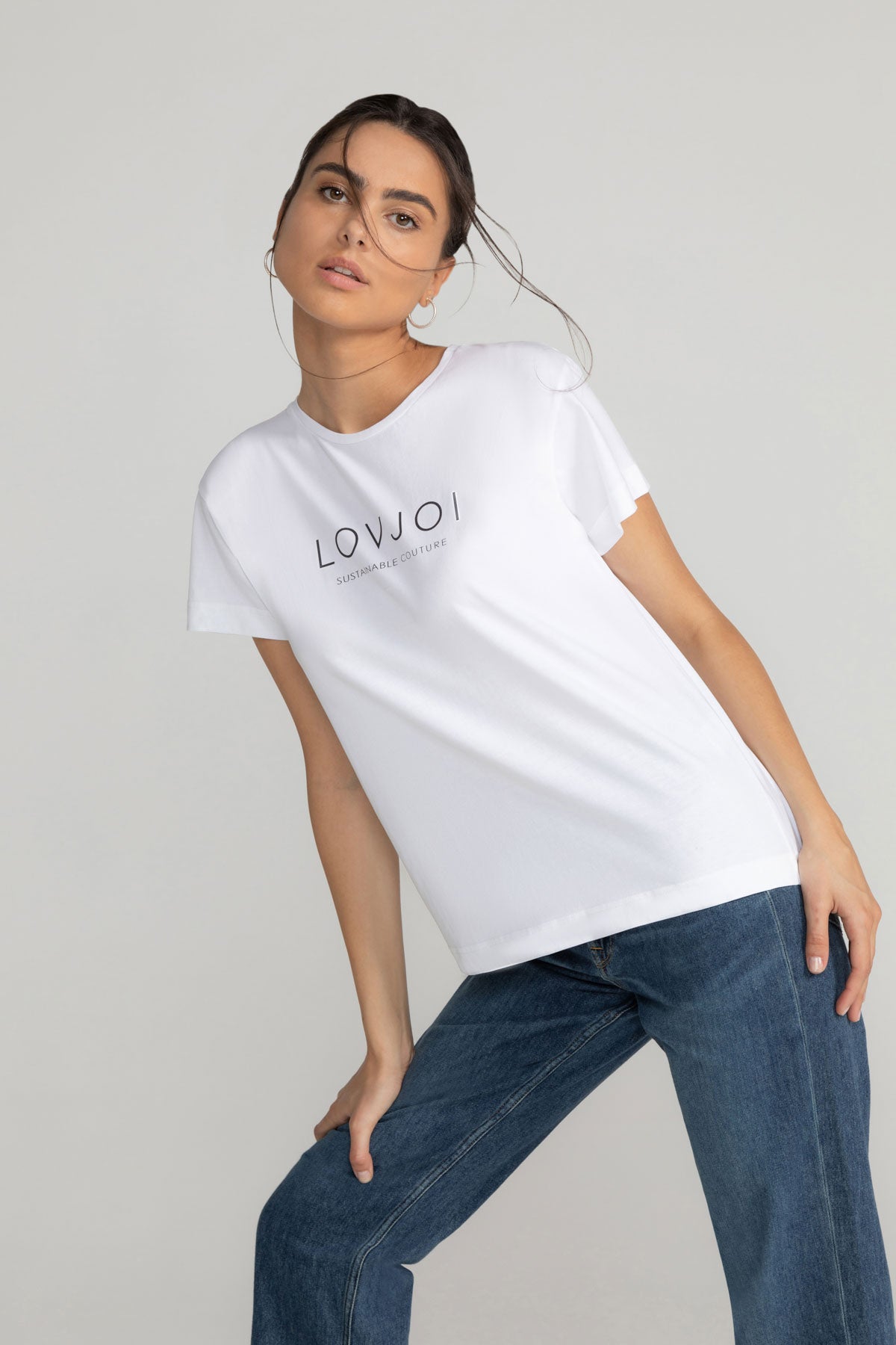 T-Shirt LOVJOI Logo in weiss von LOVJOI aus Bio Baumwolle