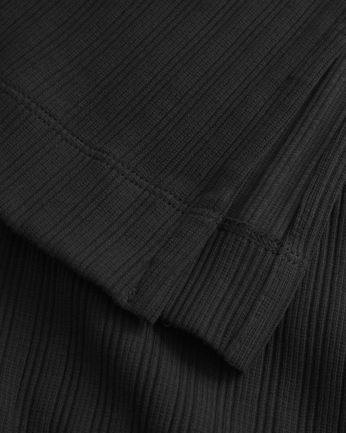 Black ribbed skirt made from 100% organic cotton by Rotholz