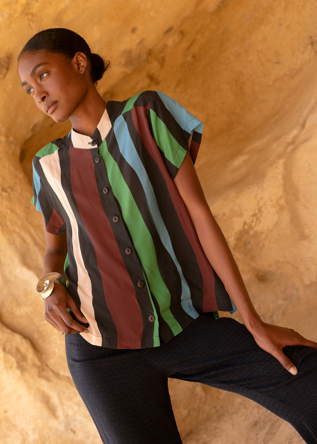 Cinco Blouse Fluidity Green made of Ecovero and Cupro by Komana