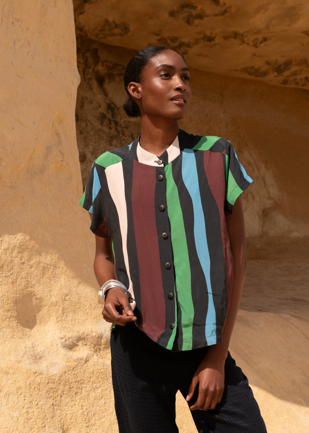 Cinco Blouse Fluidity Green made of Ecovero and Cupro by Komana