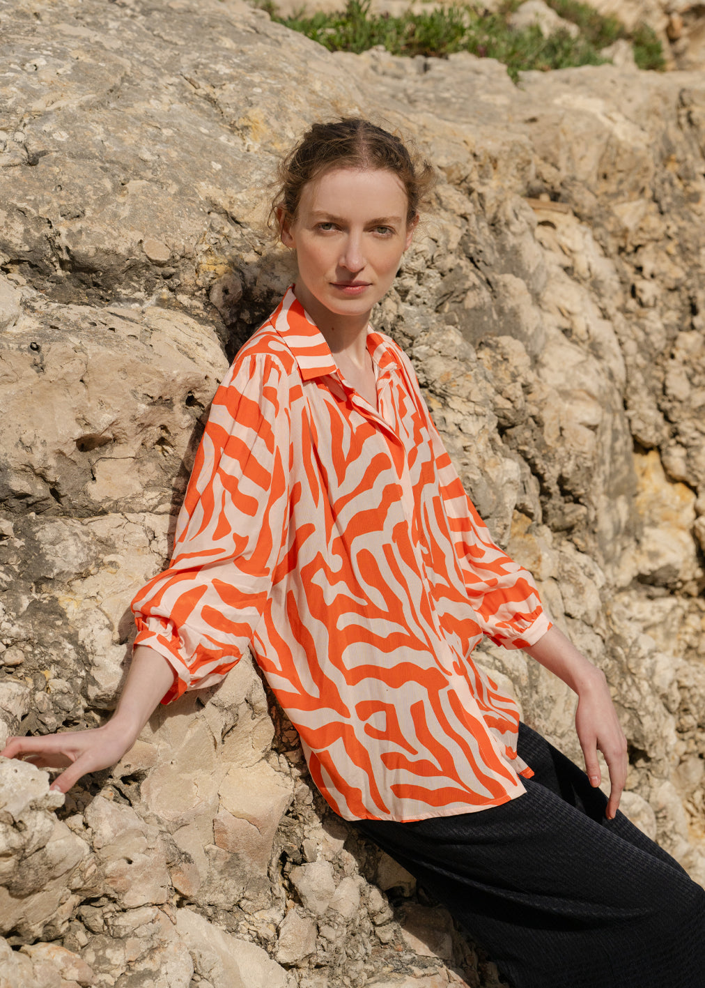Bluse Foxtrot Palm Spritz aus Cupro-und Ecovcero-Viskose von Komana Pre-Order