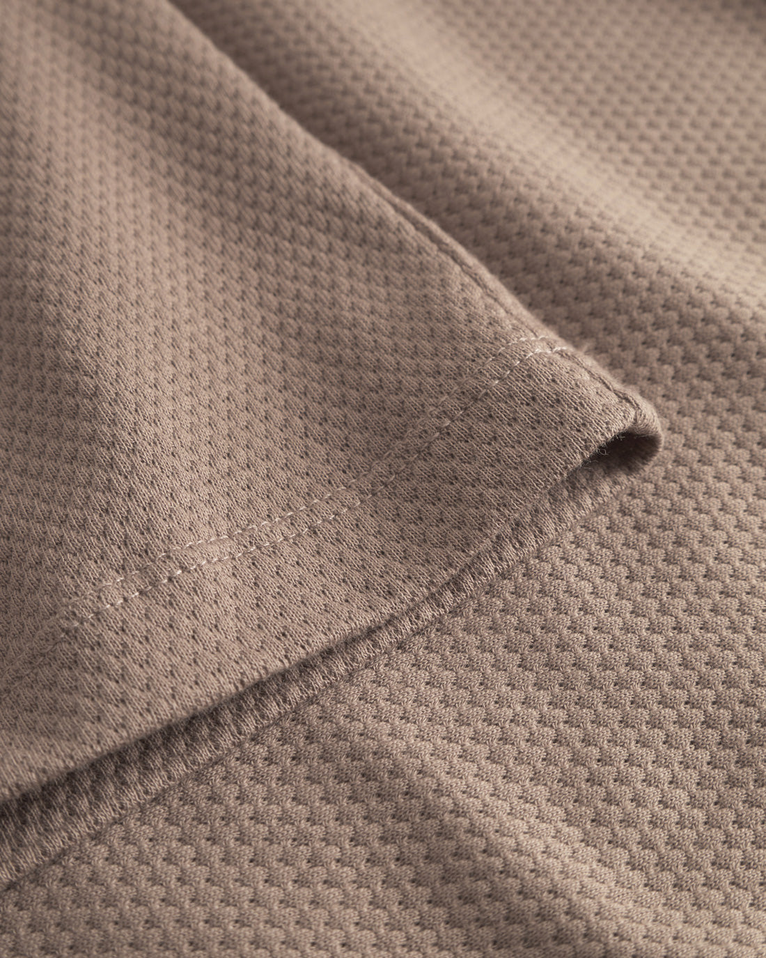 Brown T-shirt waffle made of 100% organic cotton by Rotholz