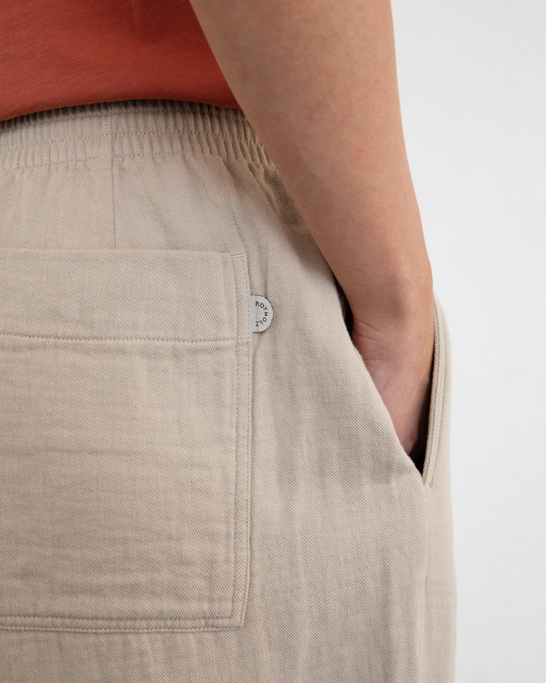 Pantalon large beige en 100 % coton biologique de Rotholz