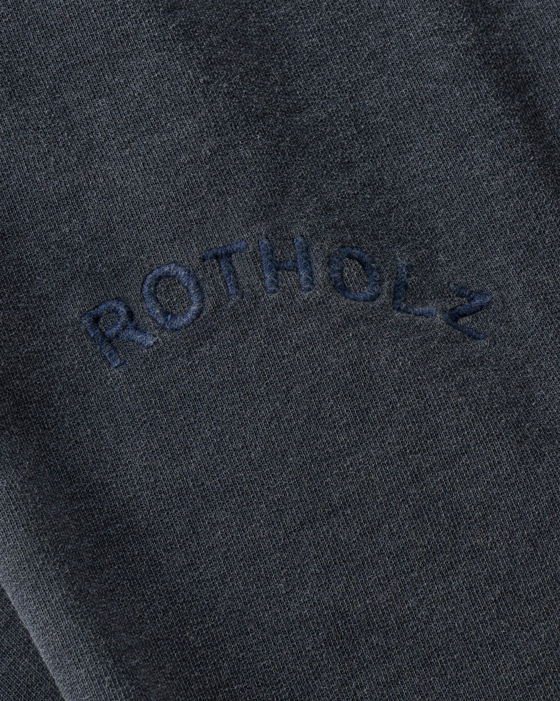 Schwarzes Polo Sweatshirt aus 100% Bio-Baumwolle von Rotholz