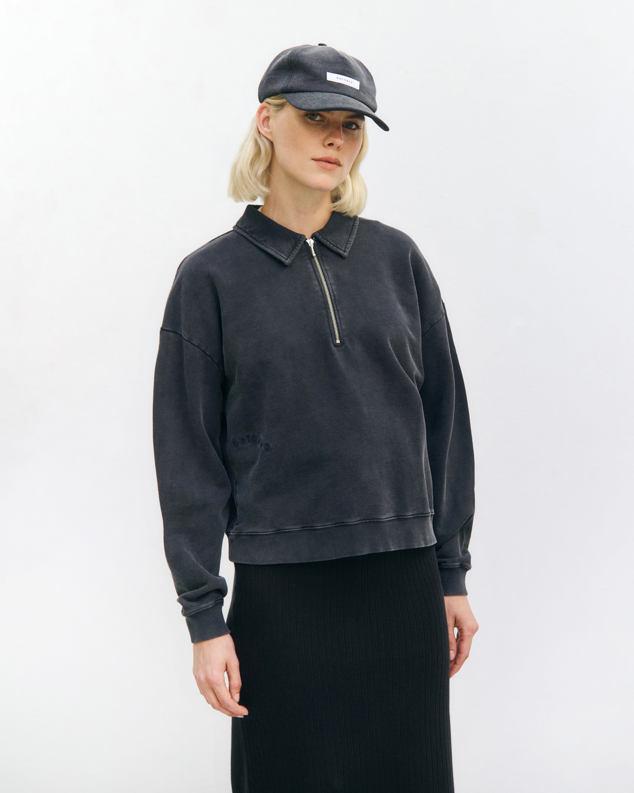 Schwarzes Polo Sweatshirt aus 100% Bio-Baumwolle von Rotholz