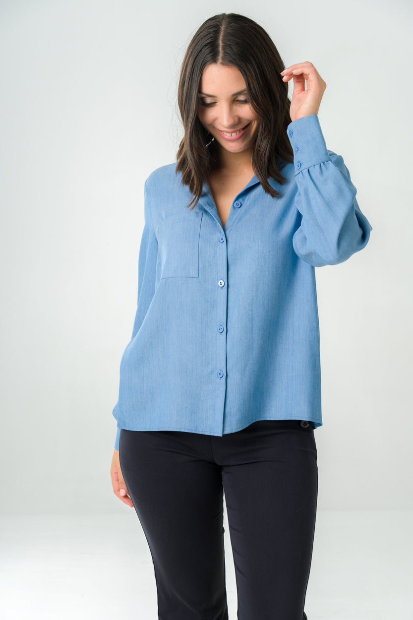 Chemise blanche en Tencel éthique et ample, fabriquée au Portugal, idéale pour un look intemporel et responsable.