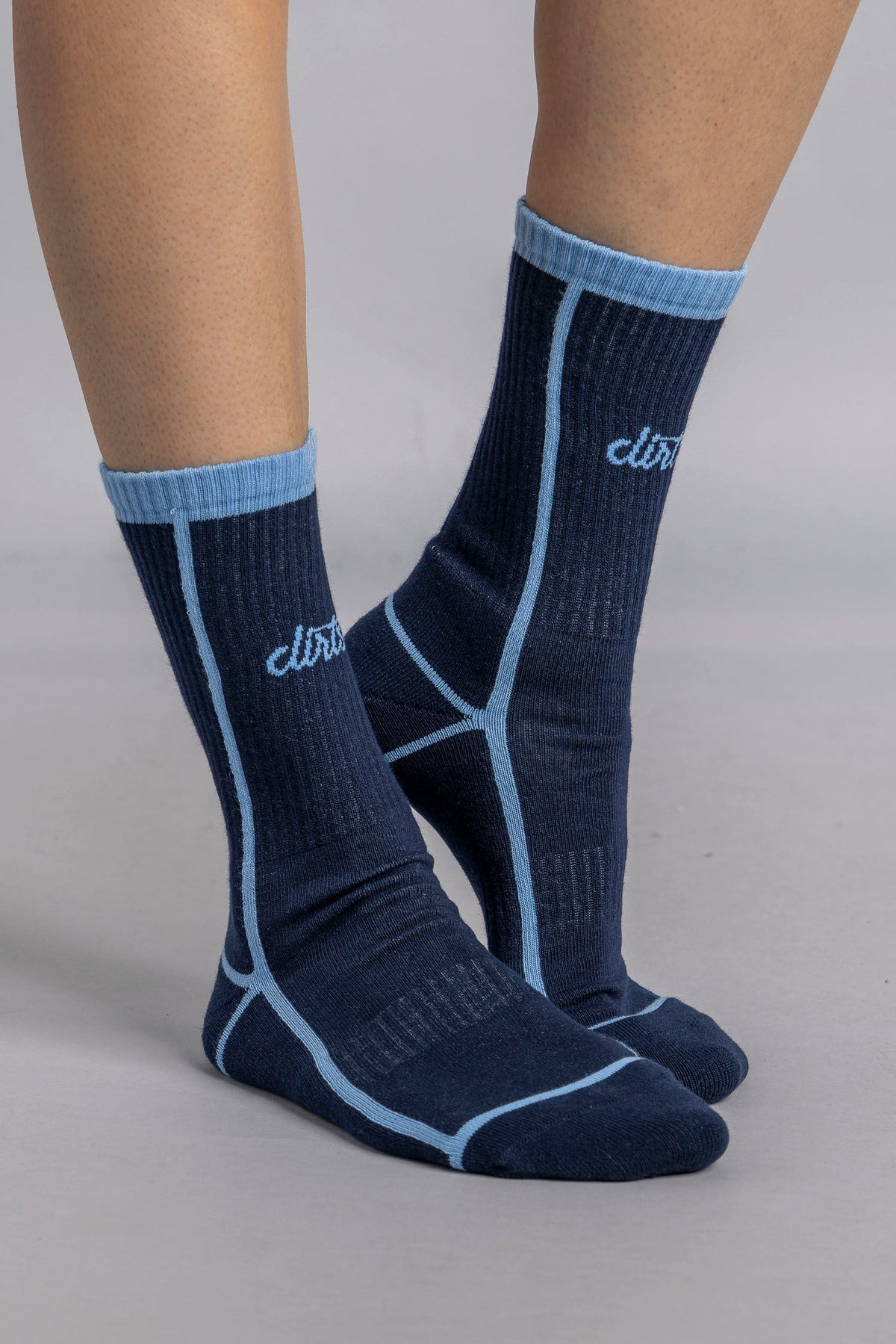 Outline Socks in blau mit Bio Baumwolle von Dirts