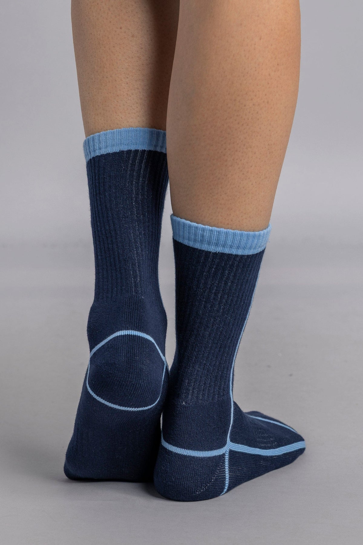 Outline Socks in blau mit Bio Baumwolle von Dirts
