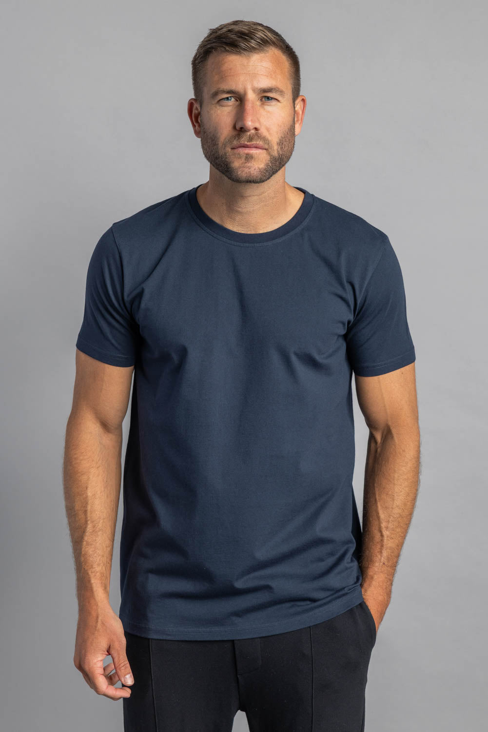 Premium Blank T-Shirt SLIM von Dirts aus Bio Baumwolle