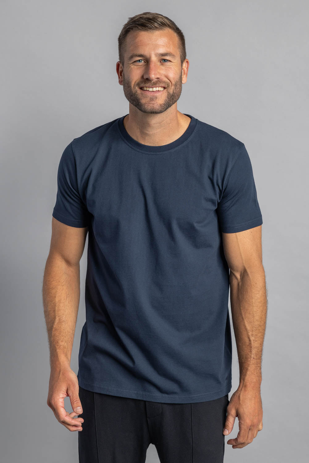 Premium Blank T-Shirt SLIM von Dirts aus Bio Baumwolle