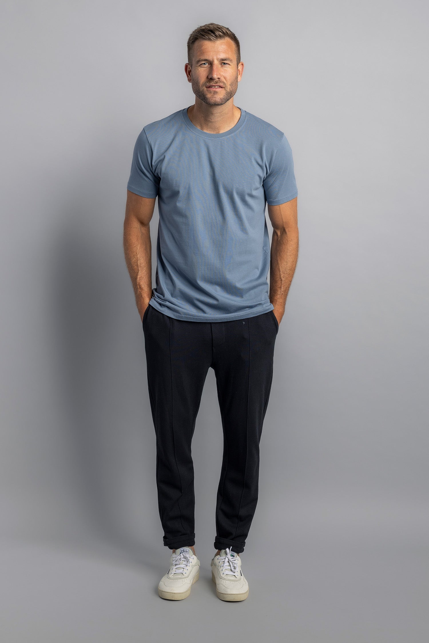 Premium Blank T-Shirt SLIM von Dirts aus Bio Baumwolle