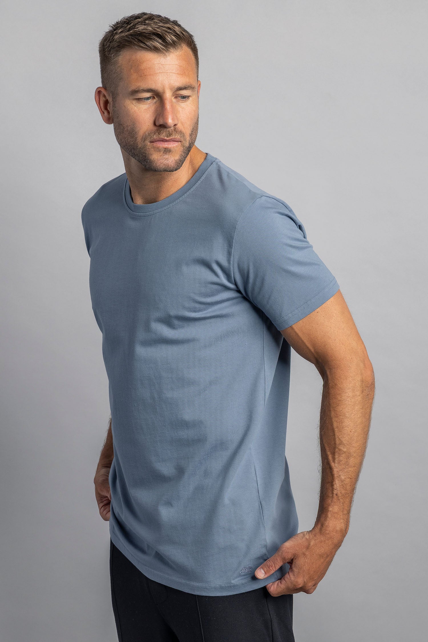 Premium Blank T-Shirt SLIM von Dirts aus Bio Baumwolle