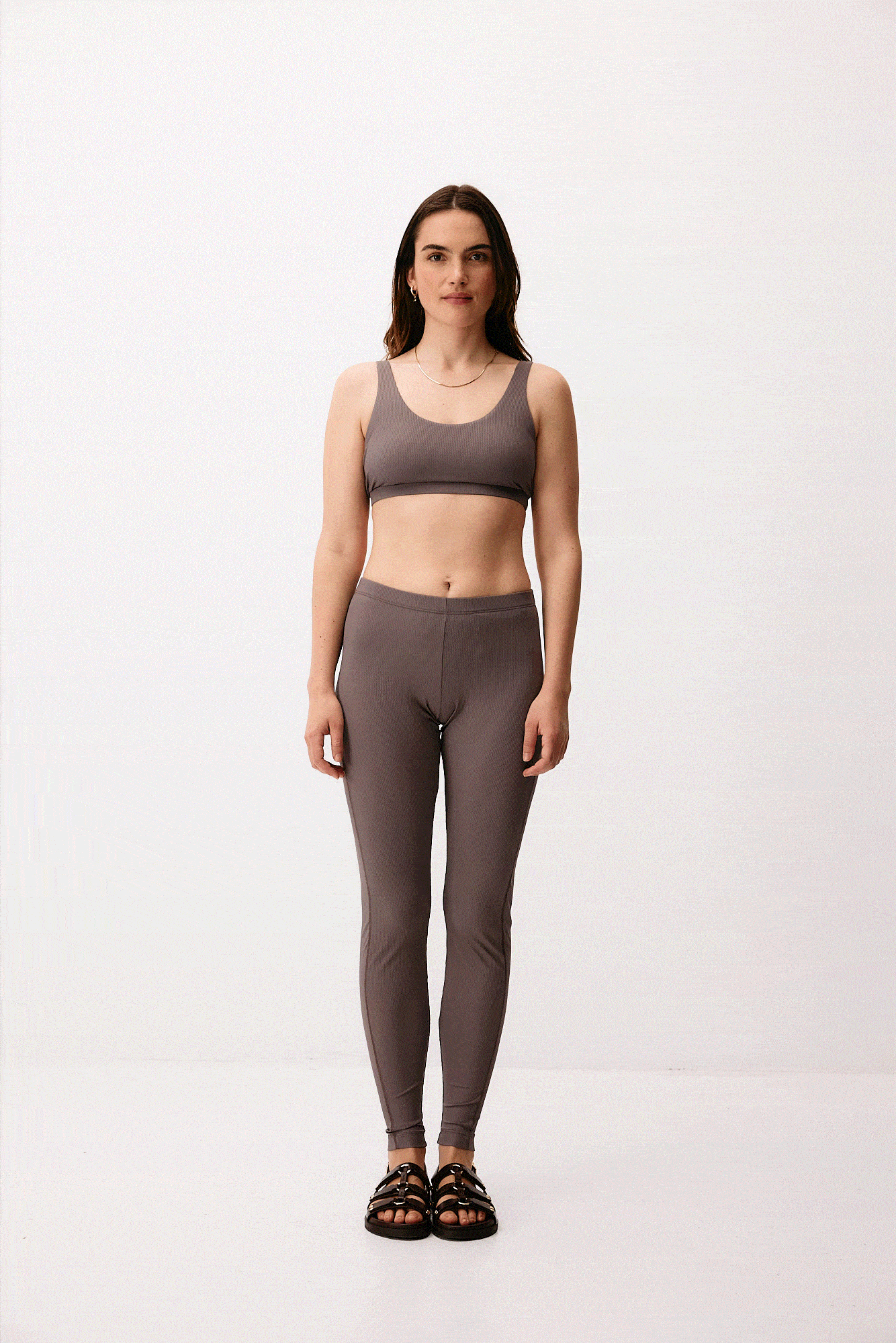 Graue Hybrid Leggings aus recyceltem Polyamid von Moya Kala