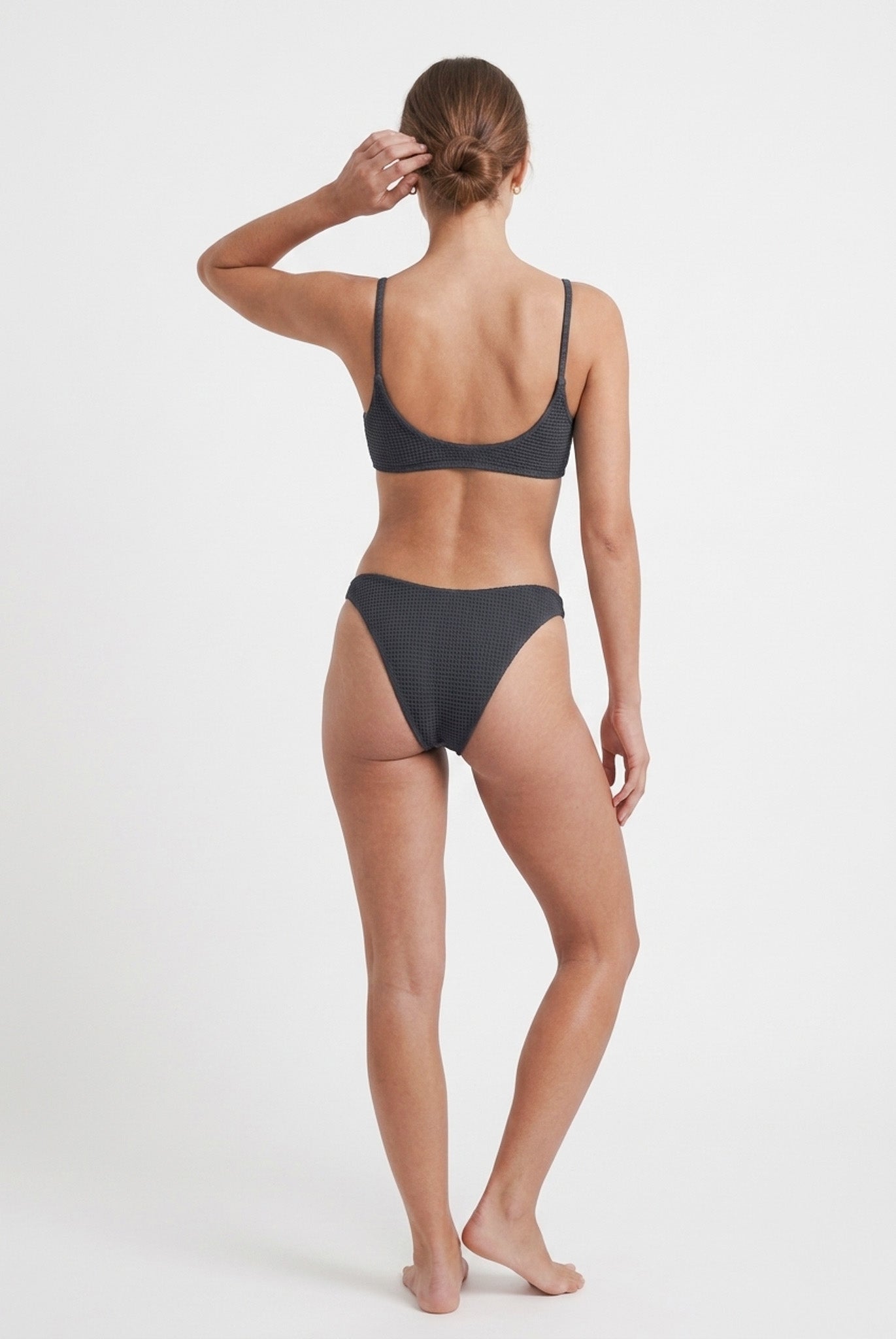 Schwarzes Bikini Top aus recyceltem Polyamid von Pura Clothing
