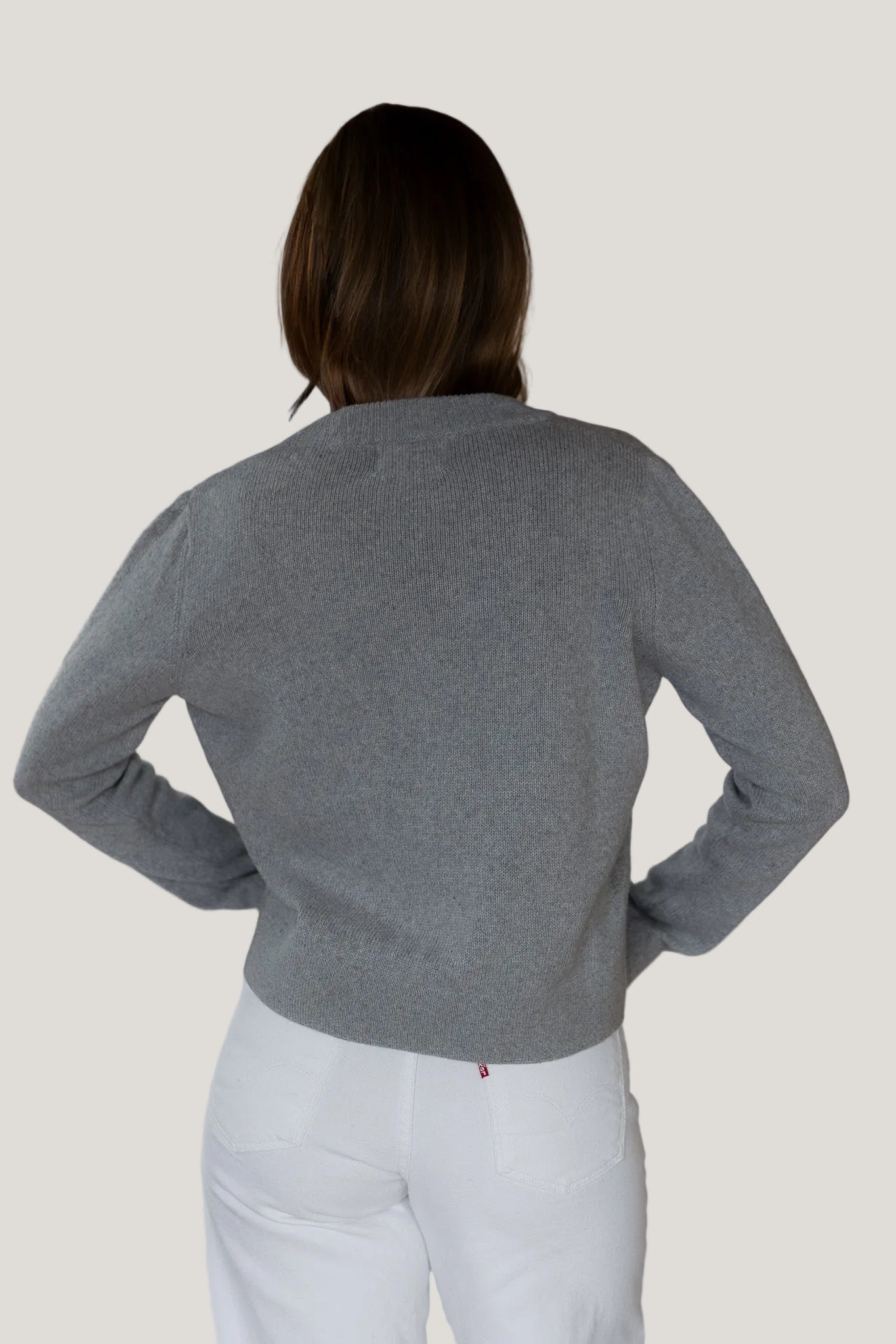 Grauer V-Neck Sweater the Lola aus Bio-Baumwolle & Kaschmir von Pura Clothing