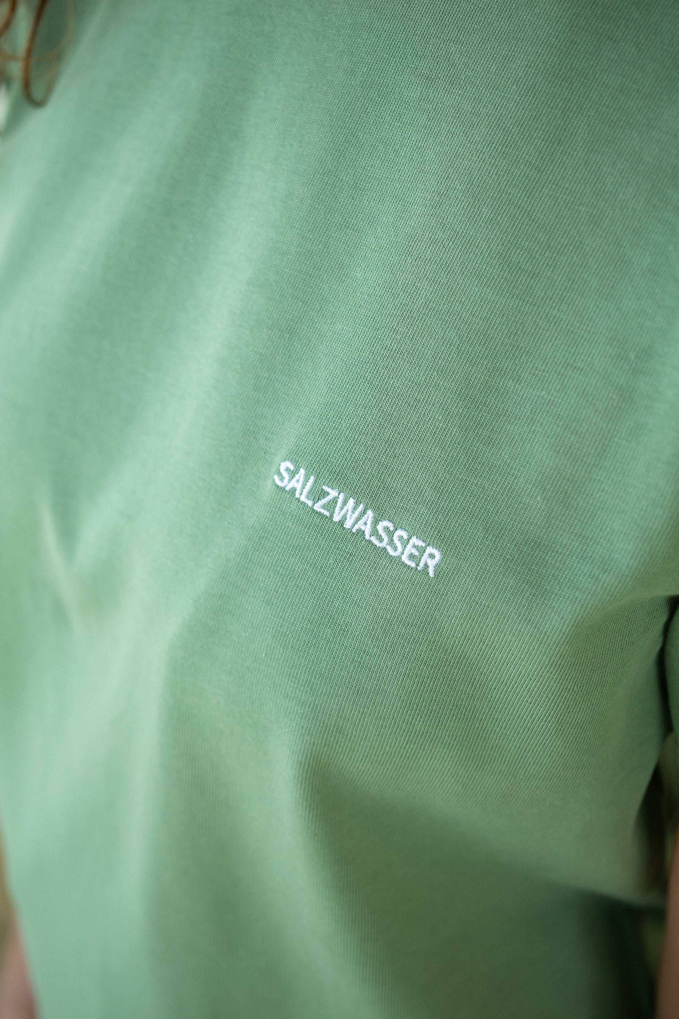 Sage green heavy T-shirt Jonna made of organic cotton by Salzwasser