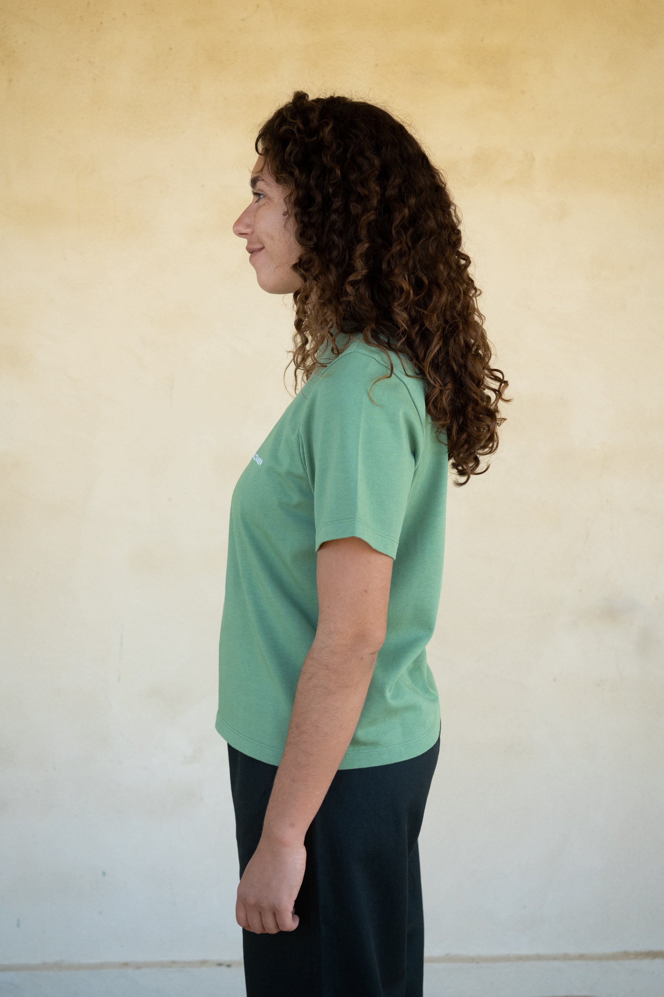 Sage green heavy T-shirt Jonna made of organic cotton by Salzwasser