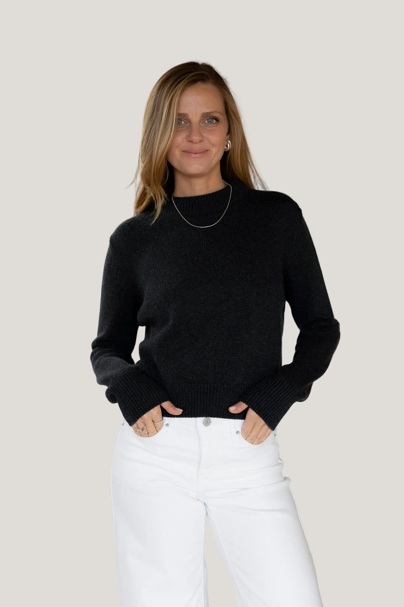 Schwarzer Sweater Nita aus Bio-Baumwolle & recyceltem Kaschmir von Pura Clothing