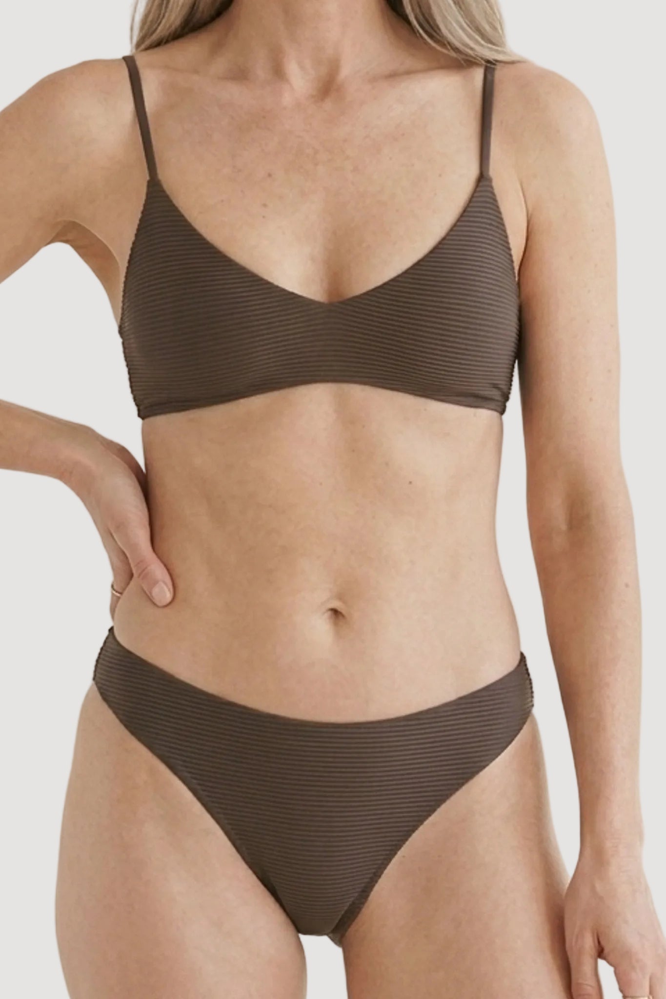 Braunes Bikini Top Paloma aus recyceltem Polyamid von Pura Clothing
