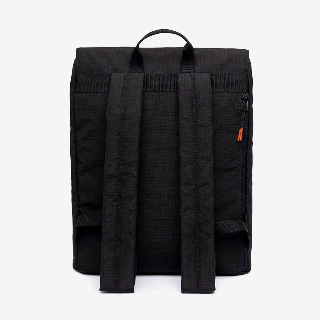 Schwarzer Rucksack Scout Metal Vandra aus recyceltem PET von Lefrik