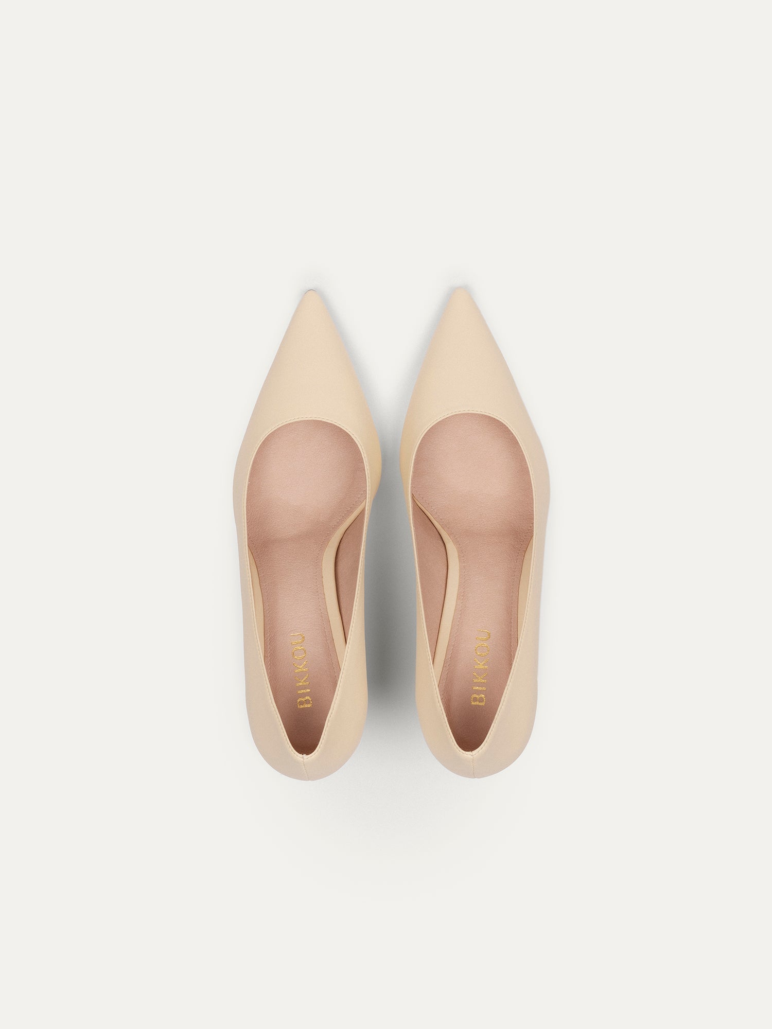 Escarpins beiges lundi 10h au bureau en polymère biosourcé de Bikkou