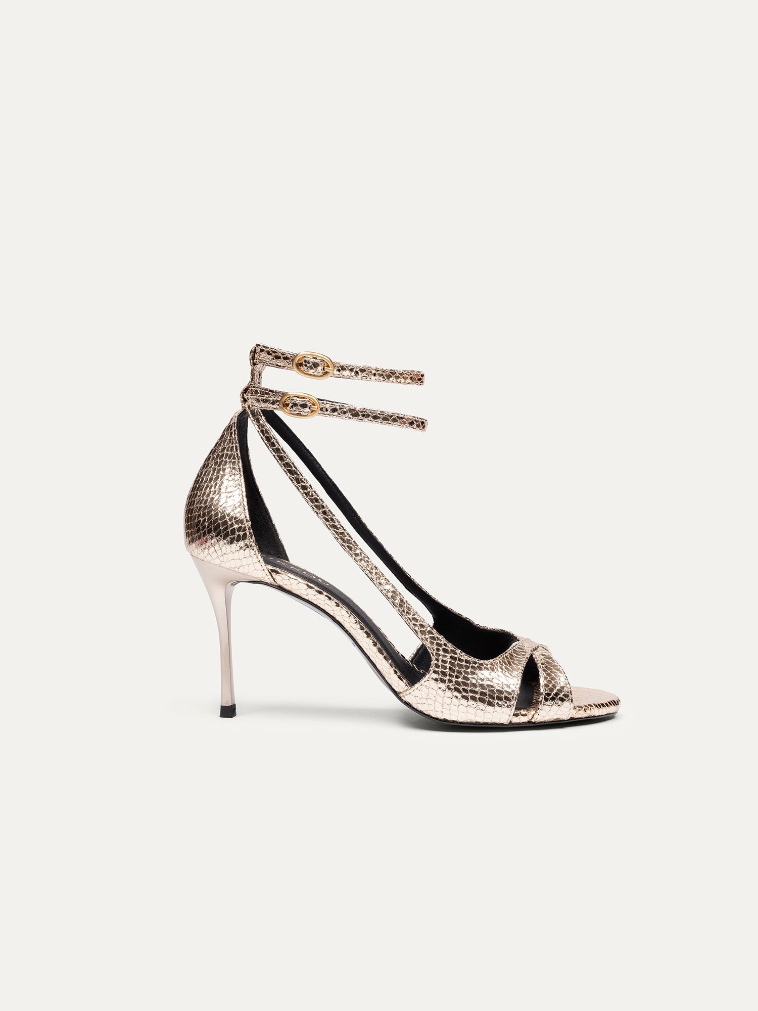 Golden High Heels 9 pm Drinks with friends by Bikkou