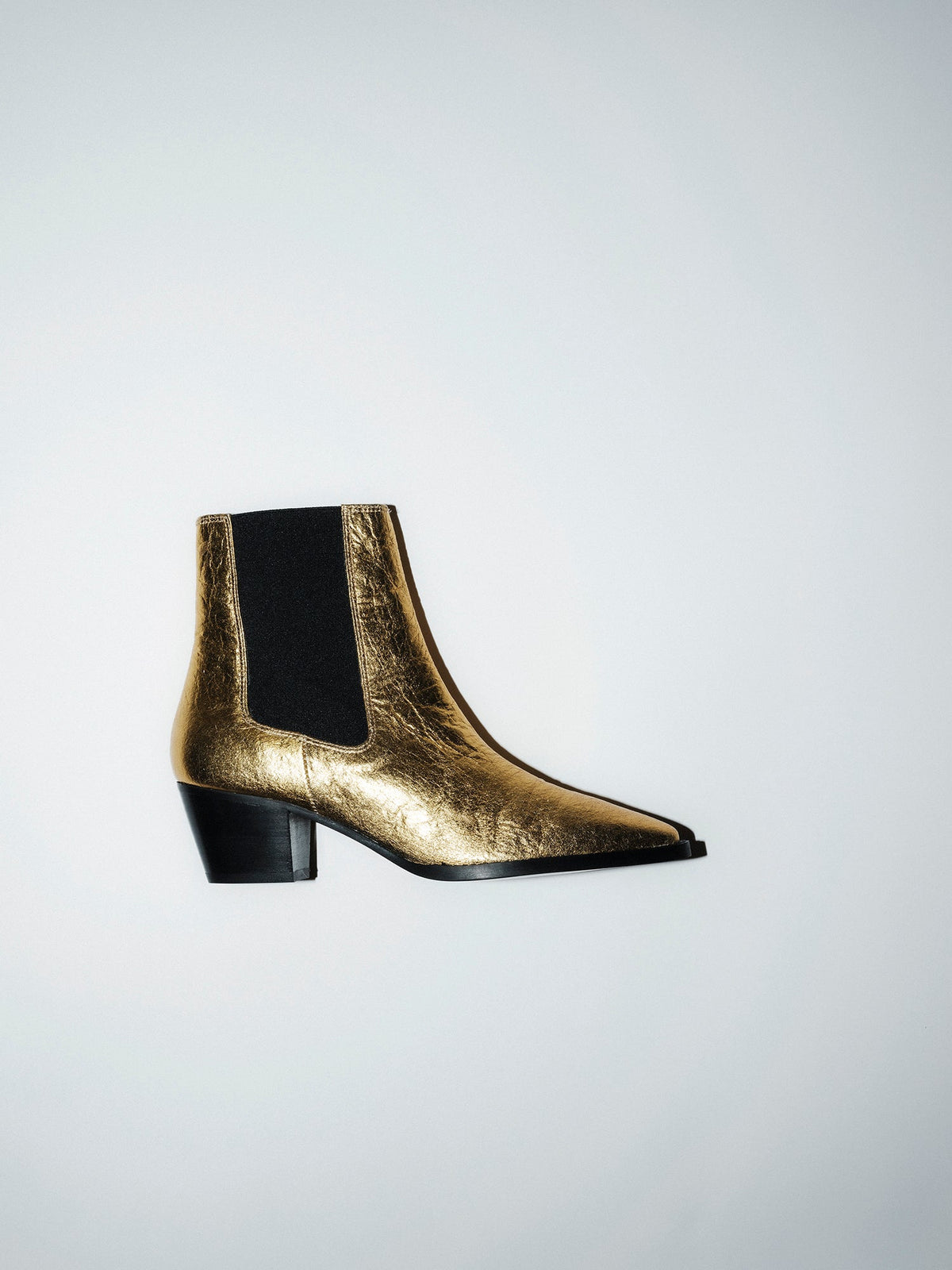 Goldige Ankle Boots 3 pm Friday rocks! aus Piñatex von Bikkou