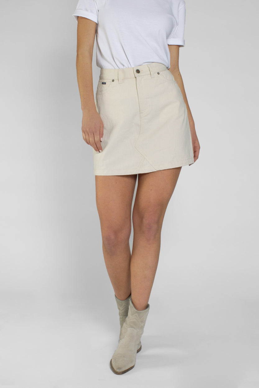 Jeans - Rock Dani in weiss / offwhite aus 100% Bio - Baumwolle von Kuyichi