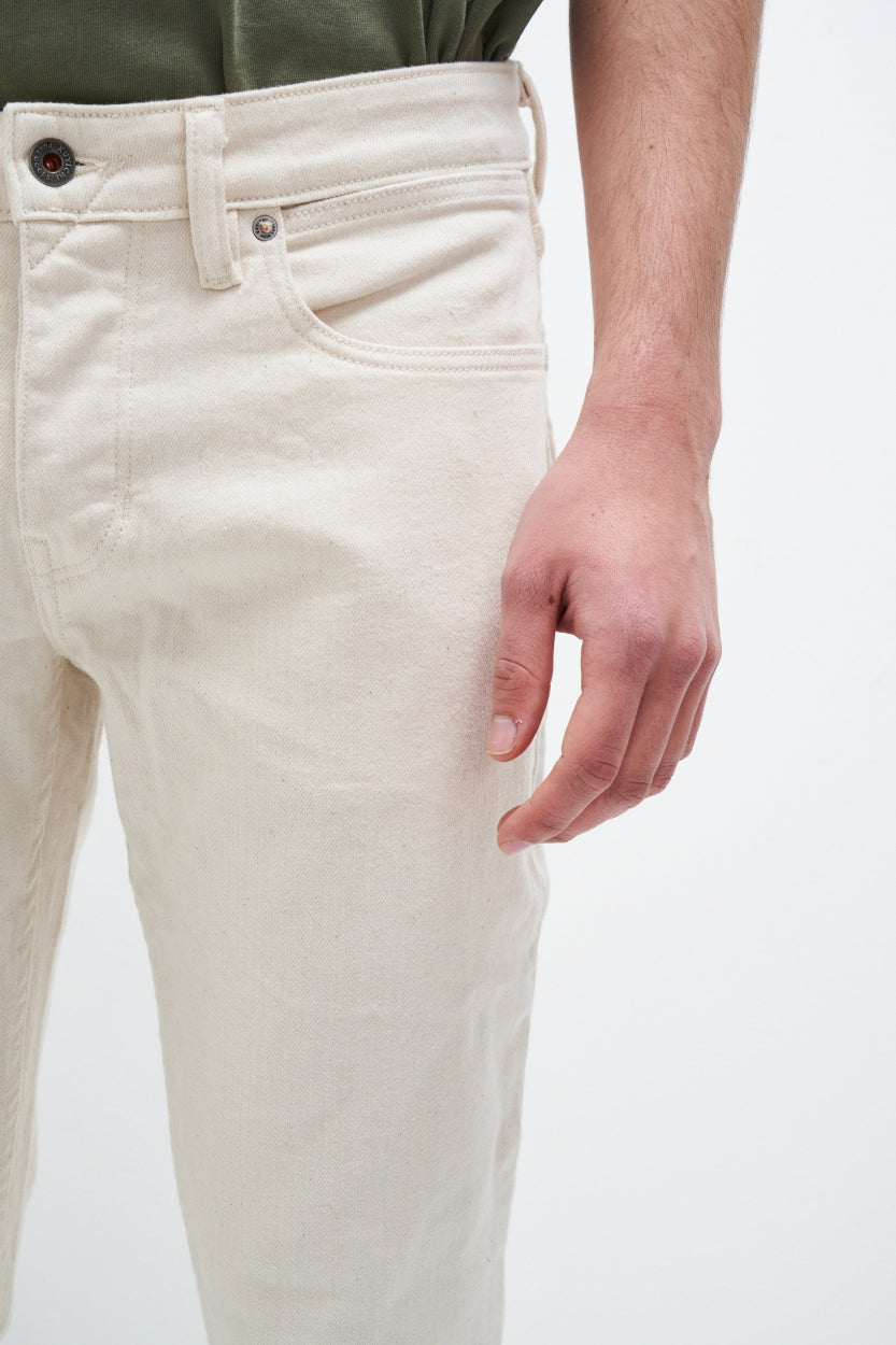 Jeans Jim Tapered in undyed aus Bio - Baumwolle von Kuyichi
