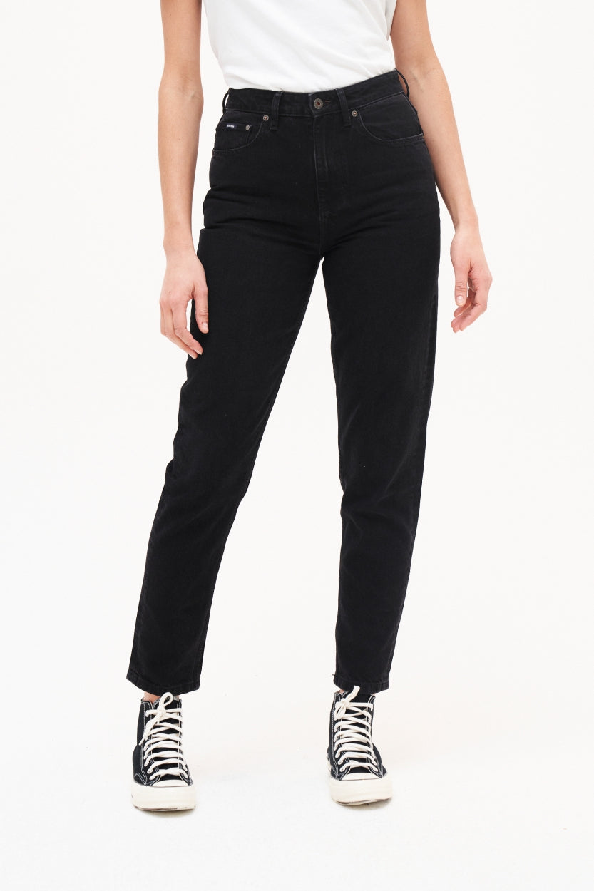 Jeans Nora Loose Tapered Vintage in black aus Bioaumwolle von Kuyichi