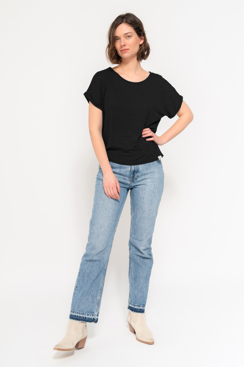 T-Shirt Bella in in jet black / schwarz aus 100% Leinen von Kuyichi