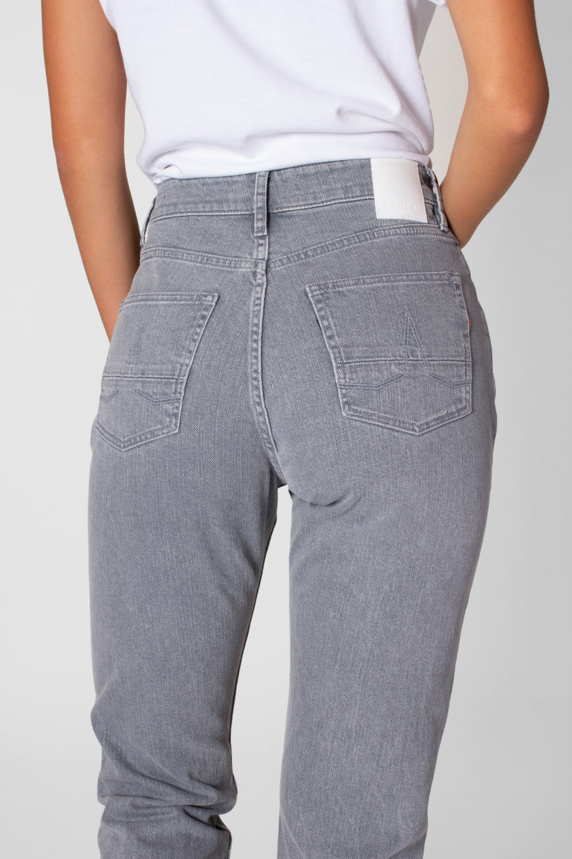 Nora jeans in gray, loosely tailored made of organic cotton by Kuyichi