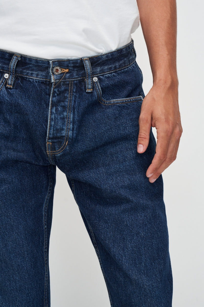 Jeans Codie en Kind of Blue en coton biologique et denim recyclé par Kuyichi