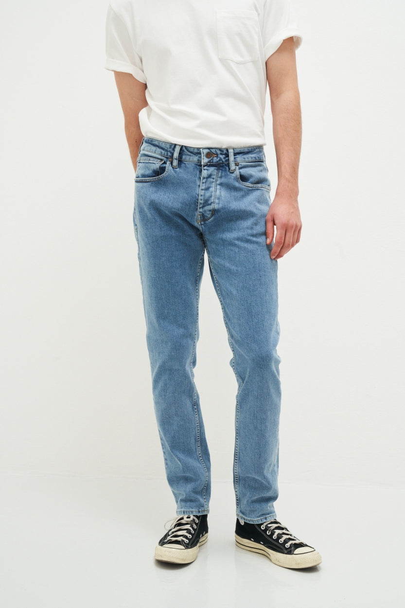 Jeans Jamie slim in blau / perfect Vintage aus Bio - Baumwolle und recycelt Denim von Kuyichi